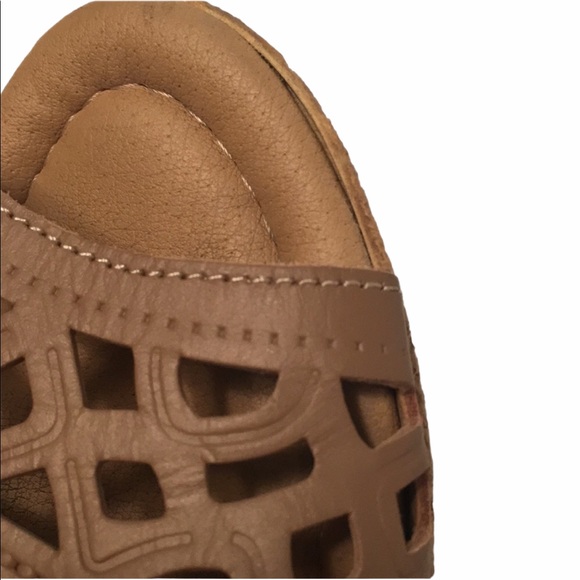 4/$20! Spring Step Heeled Wedges - Picture 5 of 8